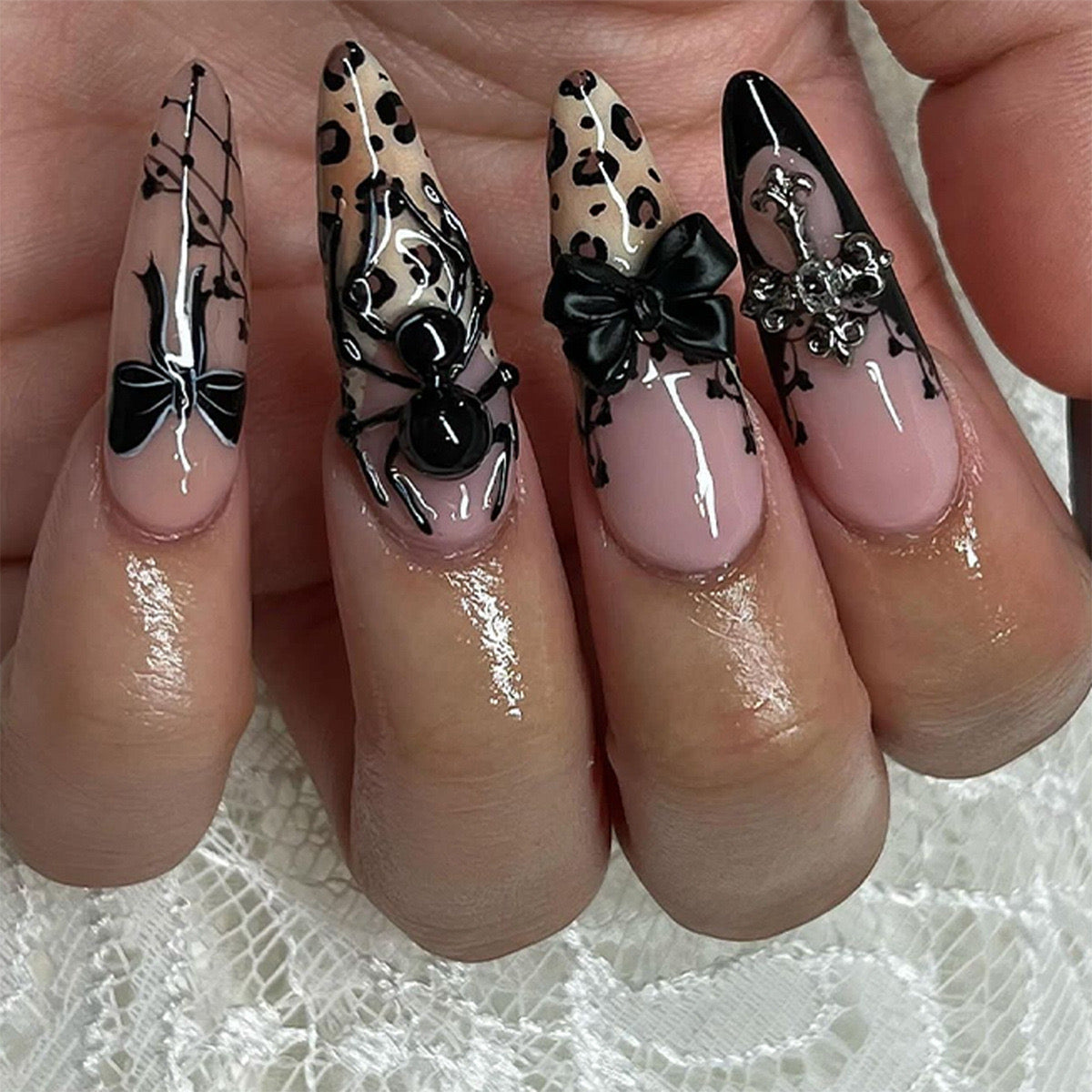 Press on nails 15 sets(open in LIVE)