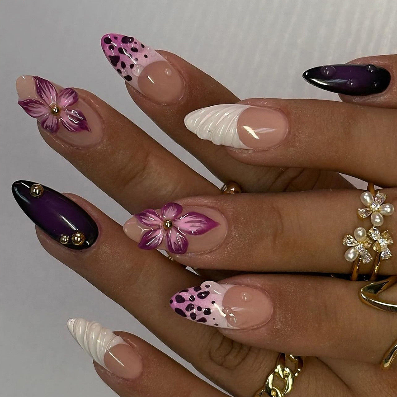 Press on nails 15 sets(open in LIVE)